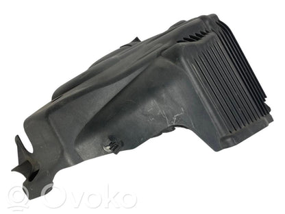 Dzinēja pārsegs (dekoratīva apdare)