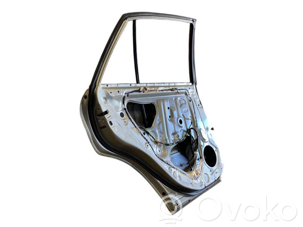 Aizmugurējās durvis