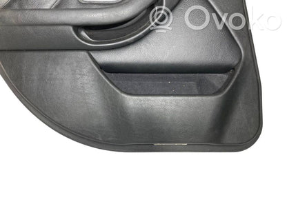 Занавеска на окне сзади