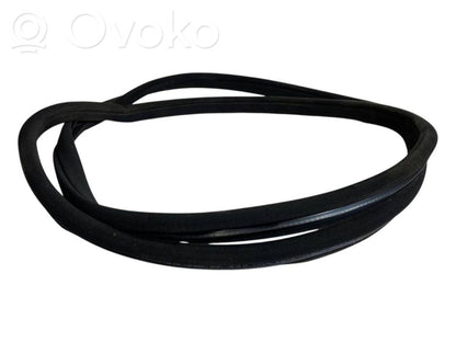 Priekšpusē apdares gumija (virsbūvē)