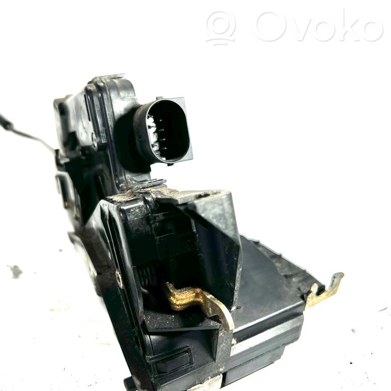 Aizmugurē slēdzene