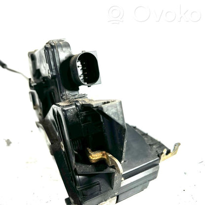 Aizmugurē slēdzene