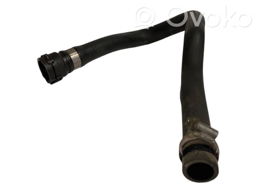 Caurulīte (-es) / šļūtene (-es)