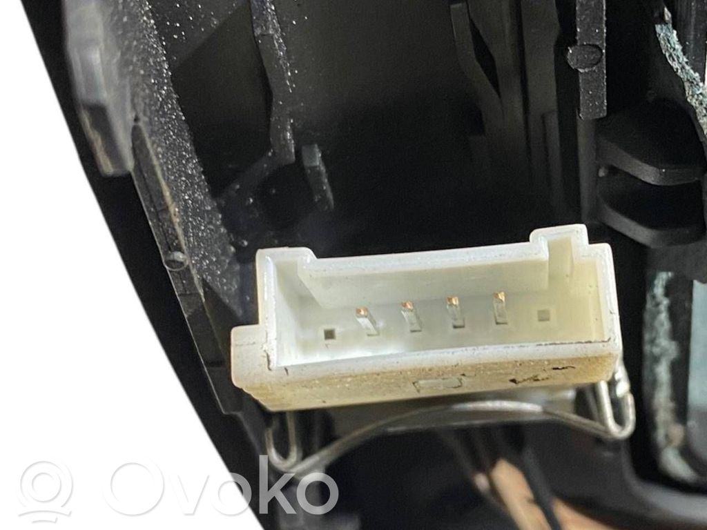 Ātrumu pārslēgšanas sviras dekoratīvā apdare (plastmasas)