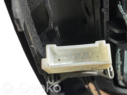 Ātrumu pārslēgšanas sviras dekoratīvā apdare (plastmasas)