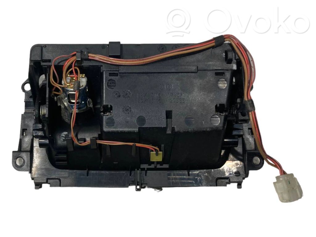 Pelnutrauks (priekšā)