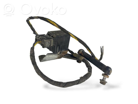 Augstuma sensors (priekšējo lukturu)