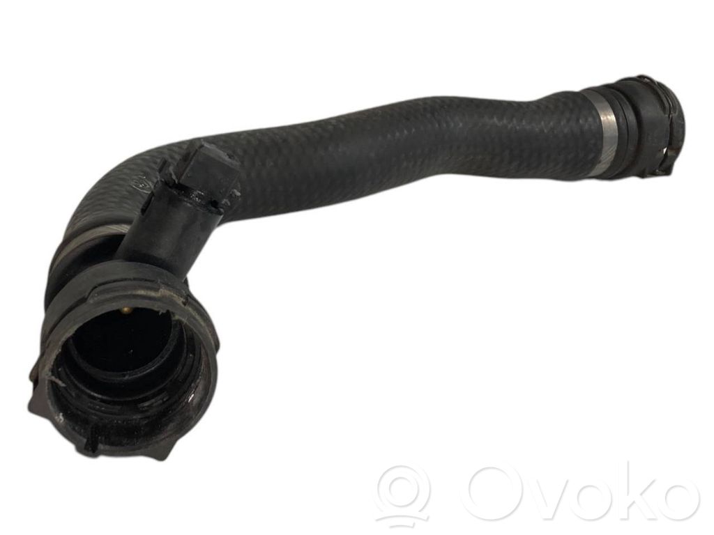 Caurulīte (-es) / šļūtene (-es)