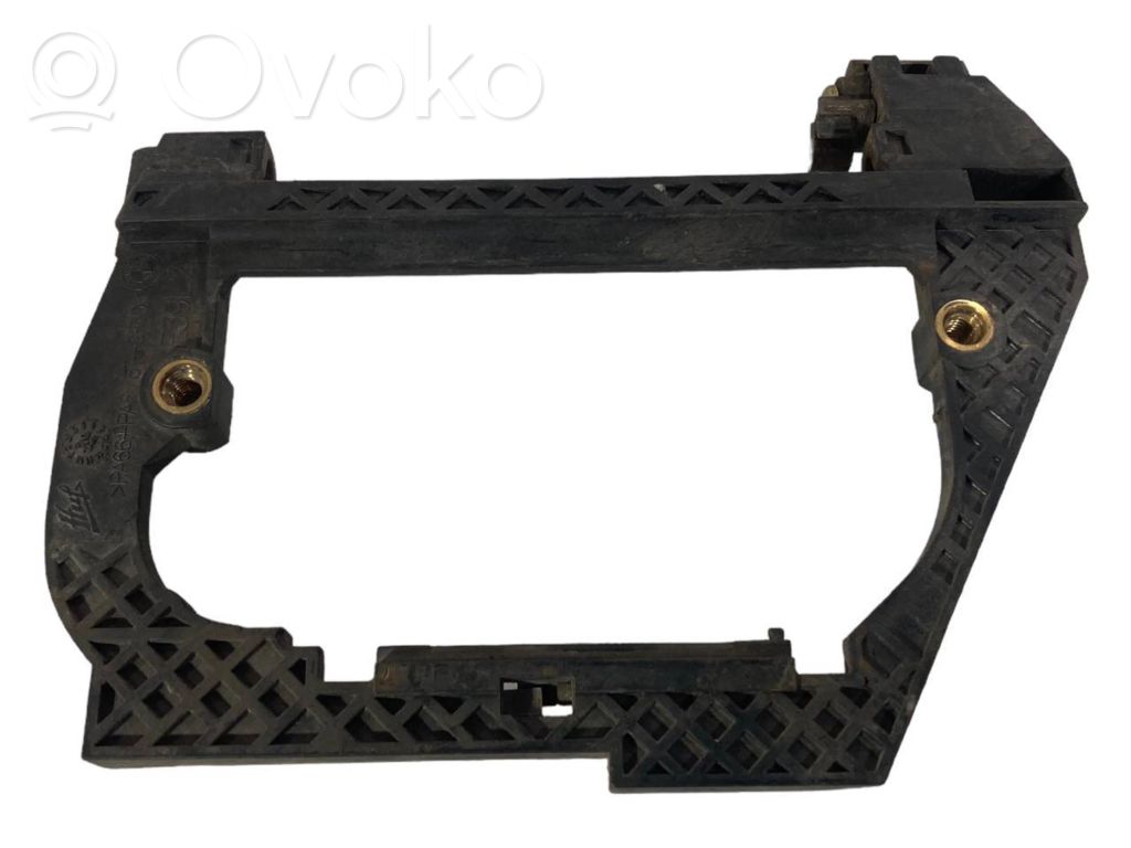 Aizmugurē turētājs / kronšteins ārējam atvēršanas rokturim