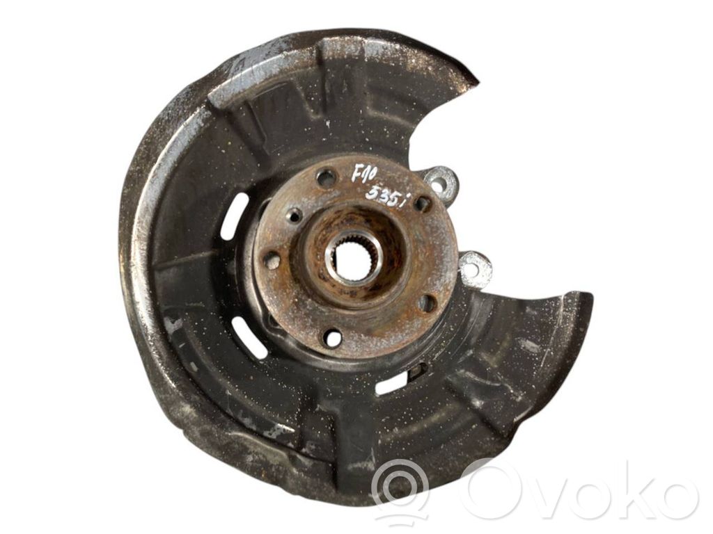 Aizmugurē riteņa rumbas vārpstas šarnīrs (stupica, capfa)