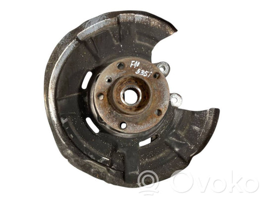 Aizmugurē riteņa rumbas vārpstas šarnīrs (stupica, capfa)