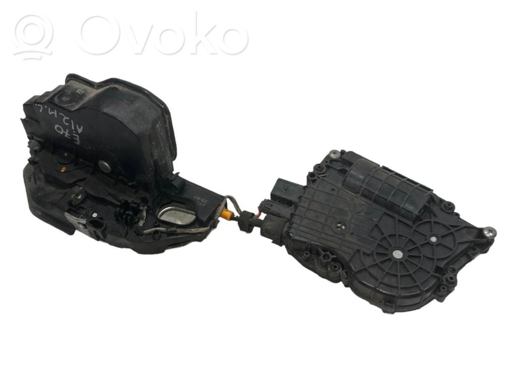 Aizmugurē slēdzene