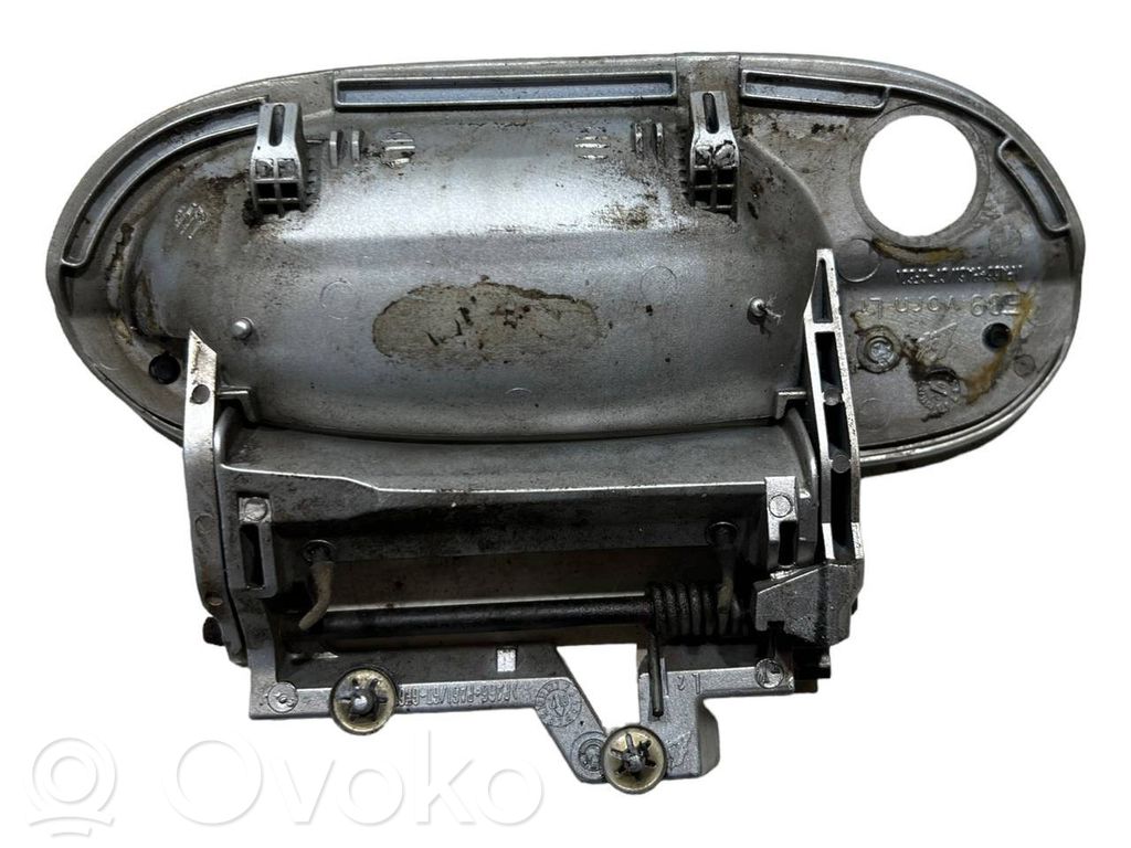 External opening handle