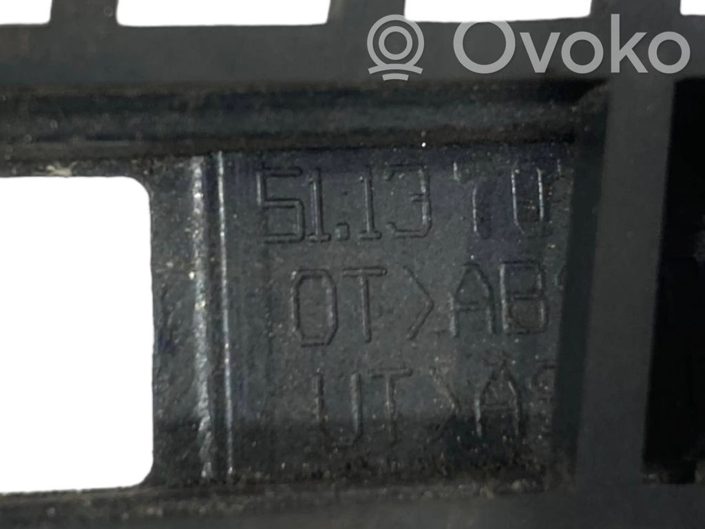 Bonnet decorative grille