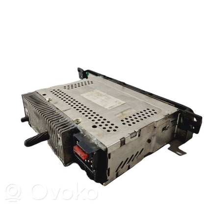 Radio / CD/DVD atskaņotājs / navigācija