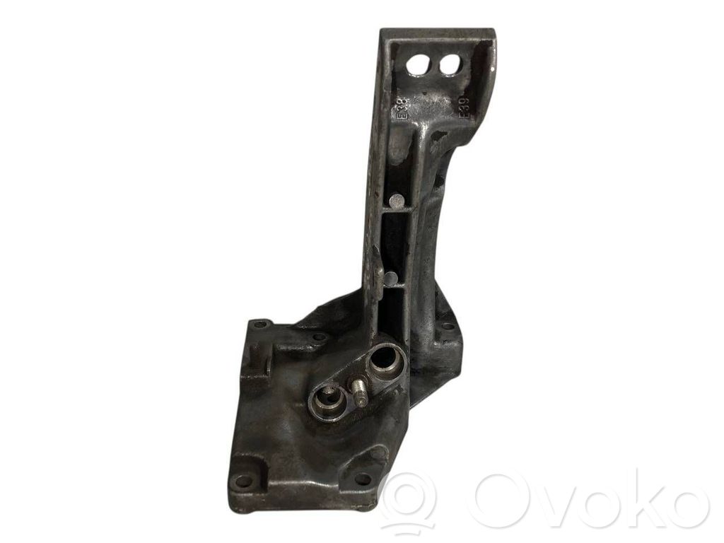 Dzinēja nostiprināšanas stiprinājums-kronšteins