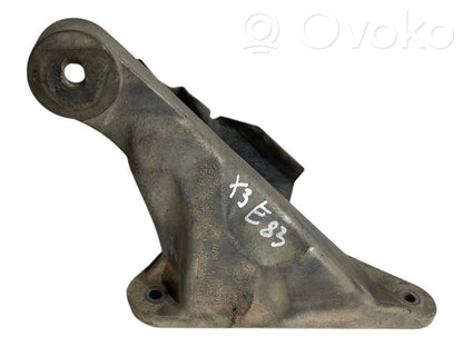 Engine mounting bracket