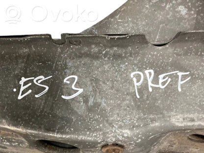 Priekšpusē bampera sija / balka