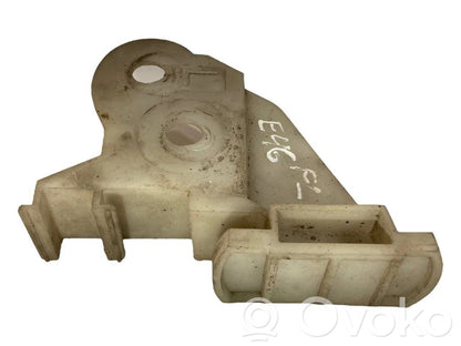 Priekšpusē bampera turētājs