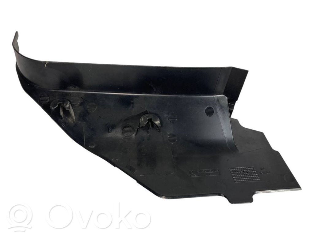 Kāju zonas sānu dekoratīvā apdare