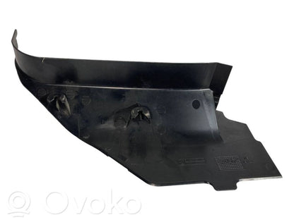 Kāju zonas sānu dekoratīvā apdare