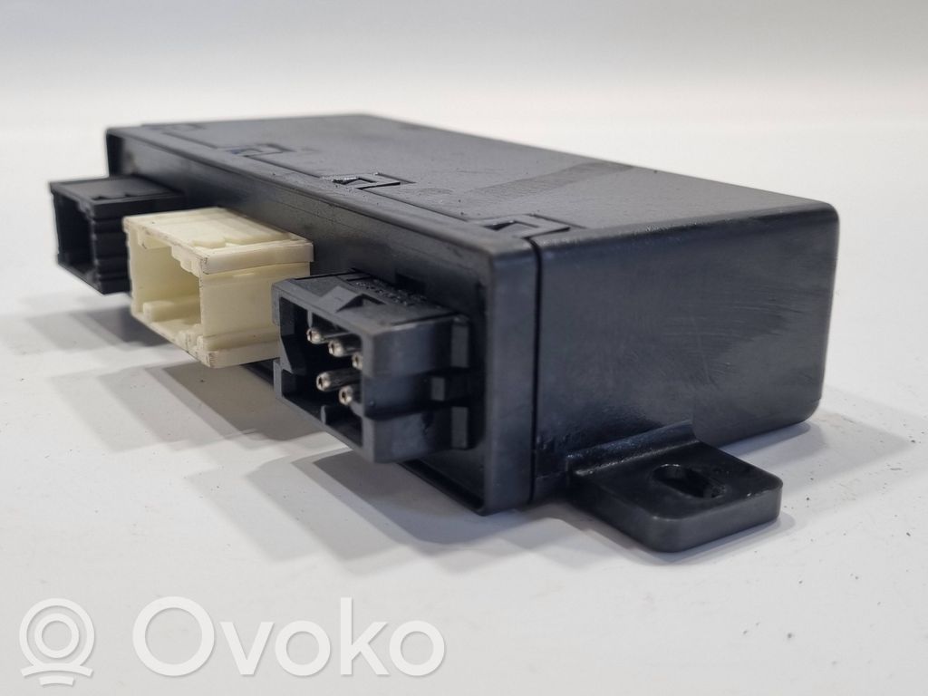 Durvju vadības bloks