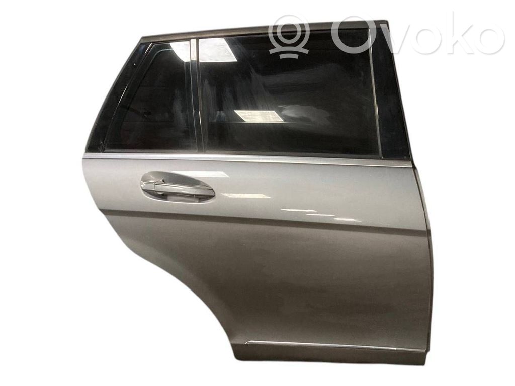 Задняя дверь