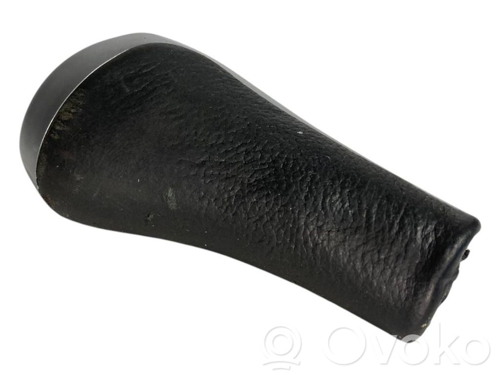 Ātrumu pārslēgšanas sviras dekoratīvā apdare (āda, uzgalis)