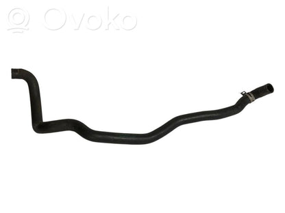 Caurulīte (-es) / šļūtene (-es)