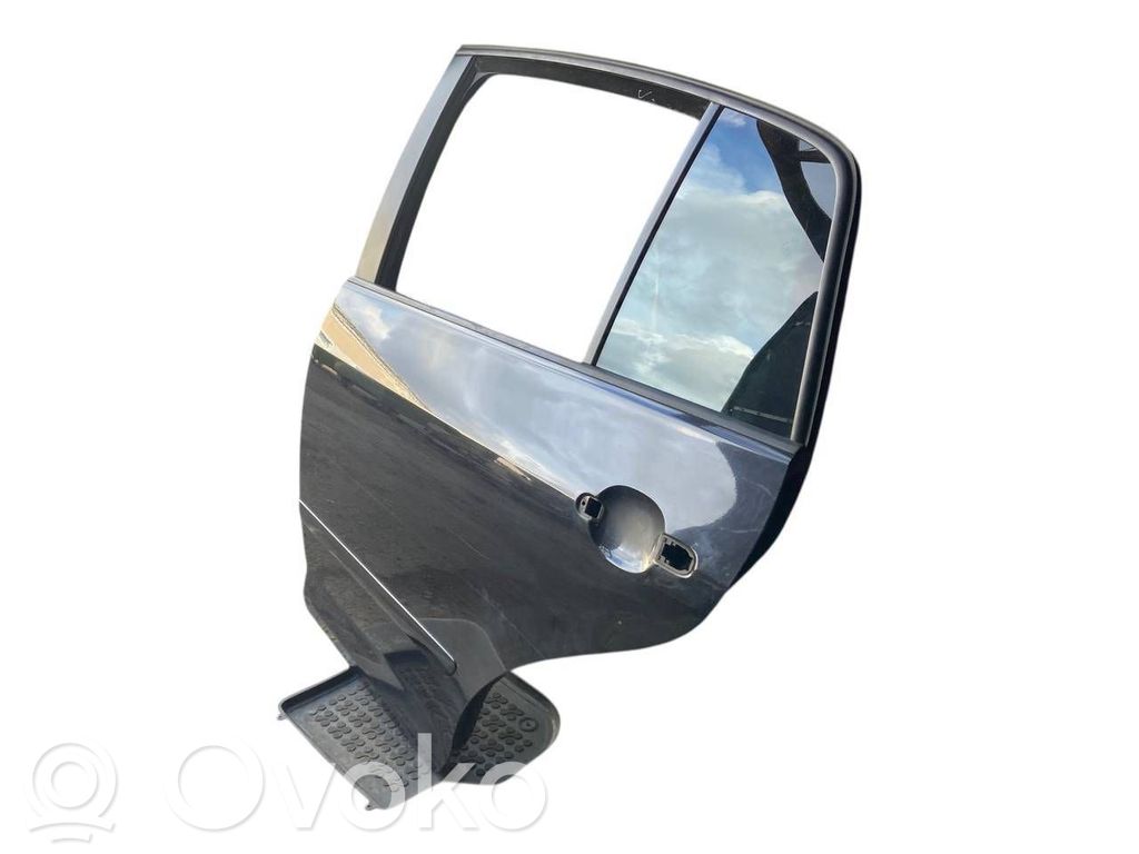 Aizmugurējās durvis