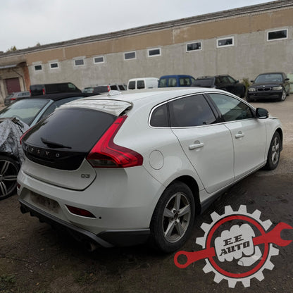 Volvo V40 R-Design 2012 – запчасти