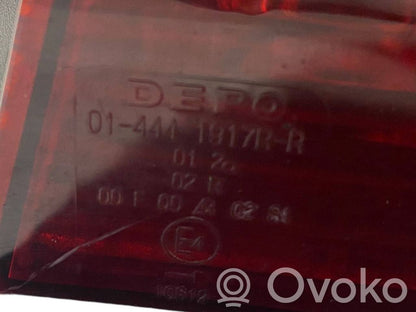 Aizmugurējais lukturis virsbūvē