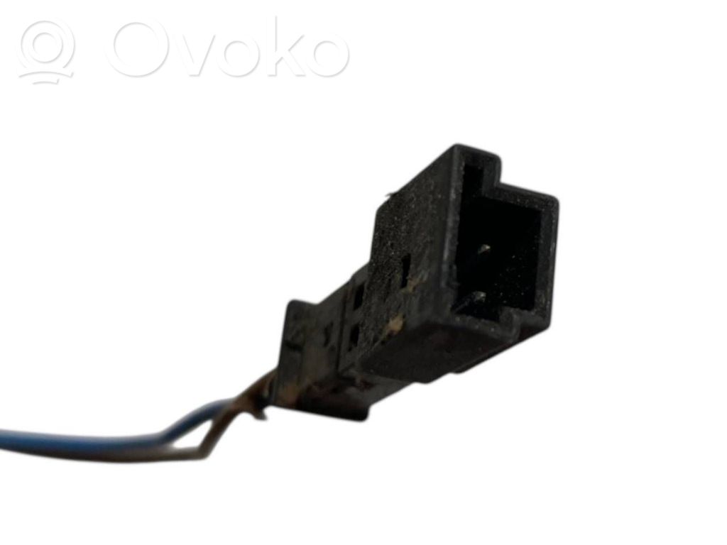 Papildu bremžu signāla lukturis