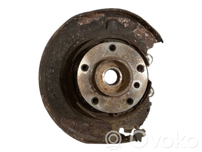 Aizmugurē riteņa rumbas vārpstas šarnīrs (stupica, capfa)