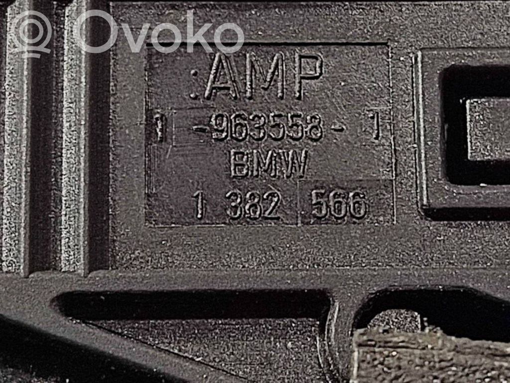 Trailer hitch control unit