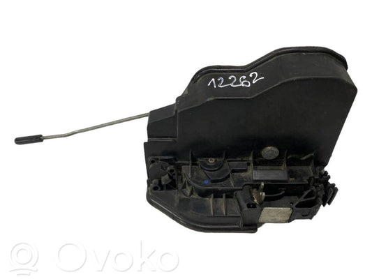 Замок сзади