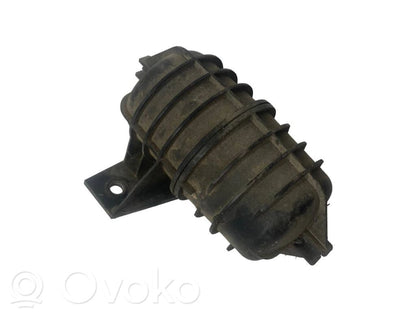 Vacuum air tank