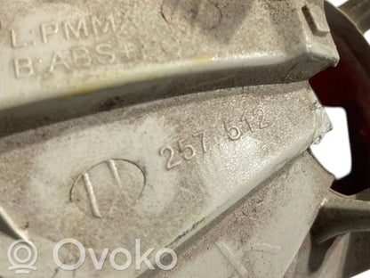 Aizmugurējais lukturis pārsegā