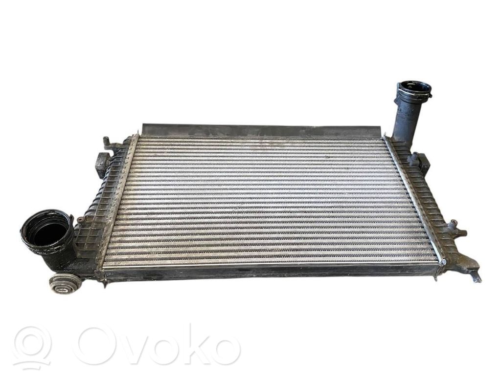 Starpdzesētāja radiators