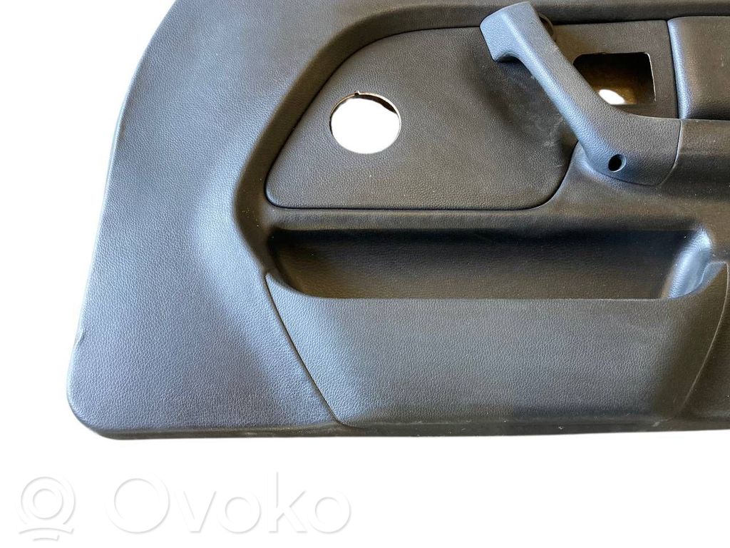 Priekšējo durvju apdare