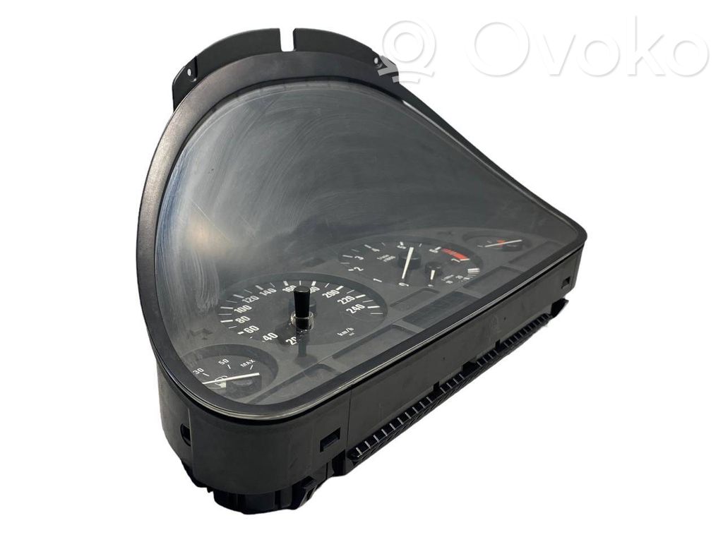 Speedometer (in the instrument panel)