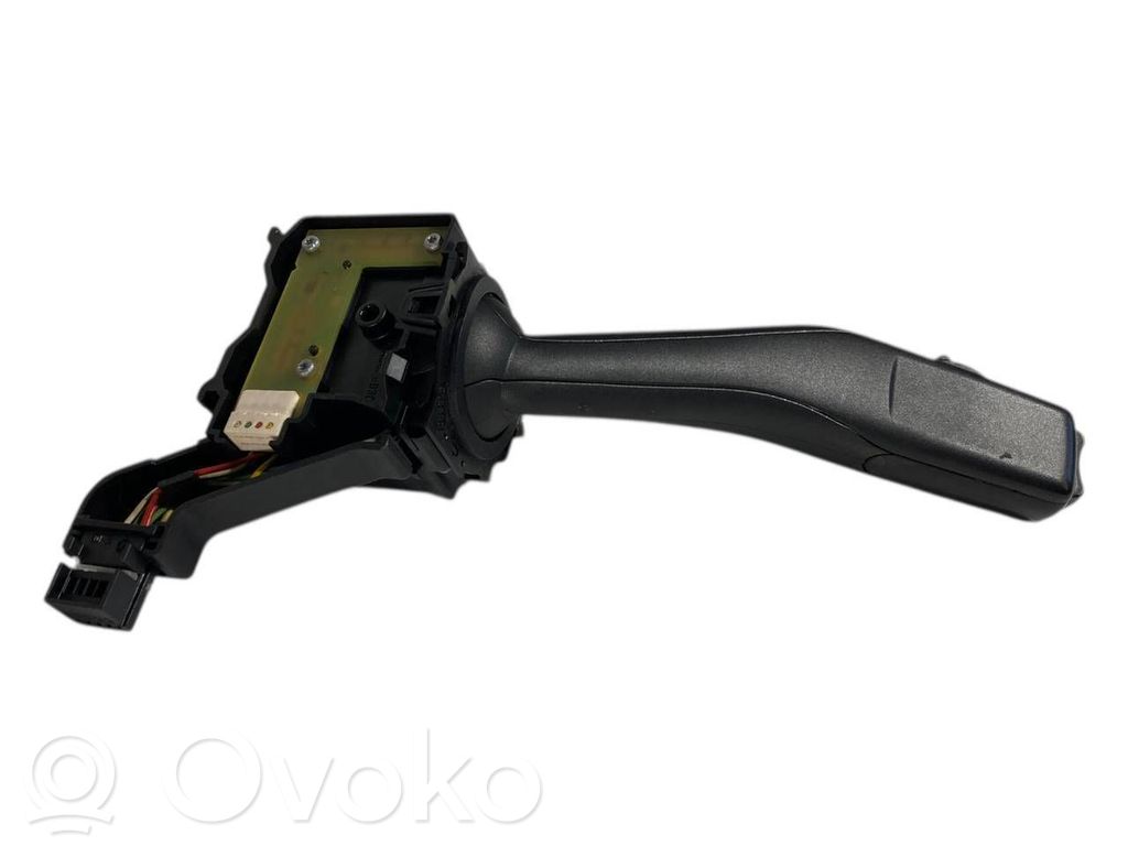 Pagrieziena signālu / lukturu sviria