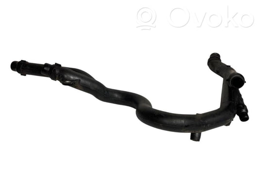 Caurulīte (-es) / šļūtene (-es)