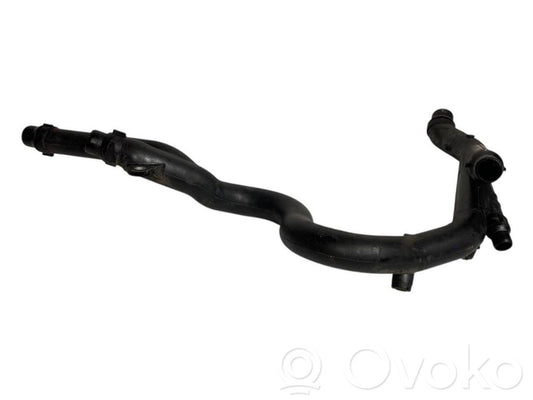 Caurulīte (-es) / šļūtene (-es)