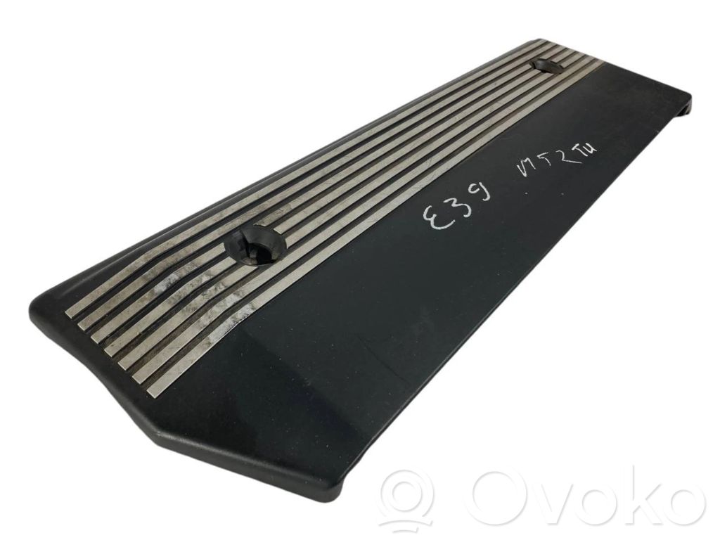 Dzinēja pārsegs (dekoratīva apdare)