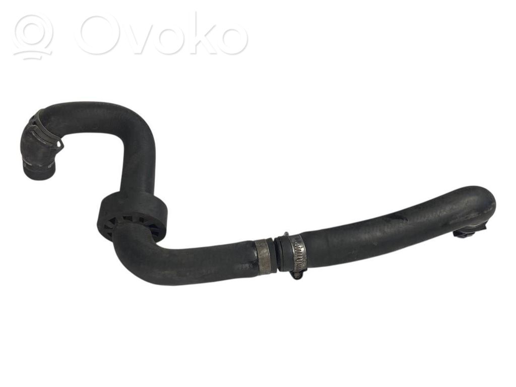 Caurulīte (-es) / šļūtene (-es)