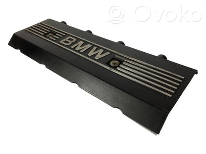 Engine cover (decorative trim)