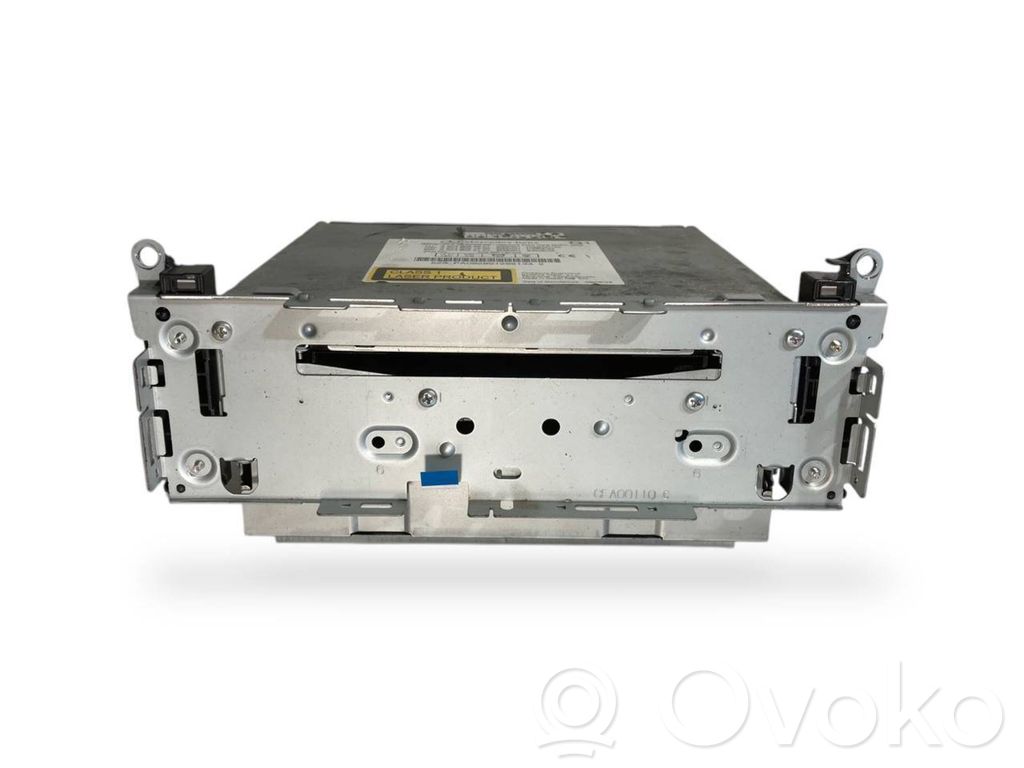 Radio / CD/DVD atskaņotājs / navigācija