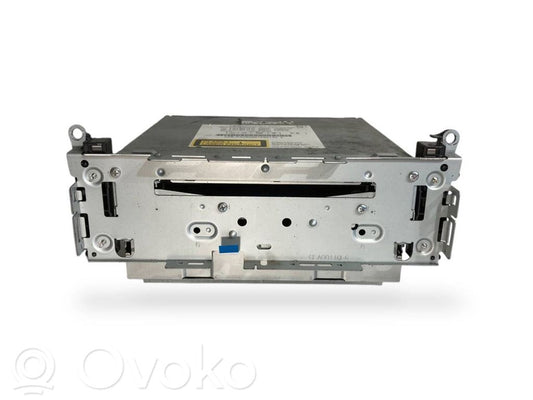Radio / CD/DVD atskaņotājs / navigācija