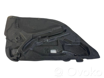 Cita veida aizmugurē durvju dekoratīvās apdares detaļas